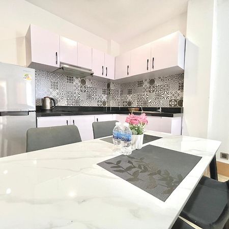 Rs Central Apartments - 200M To Royal Palace Пном Пен Екстериор снимка