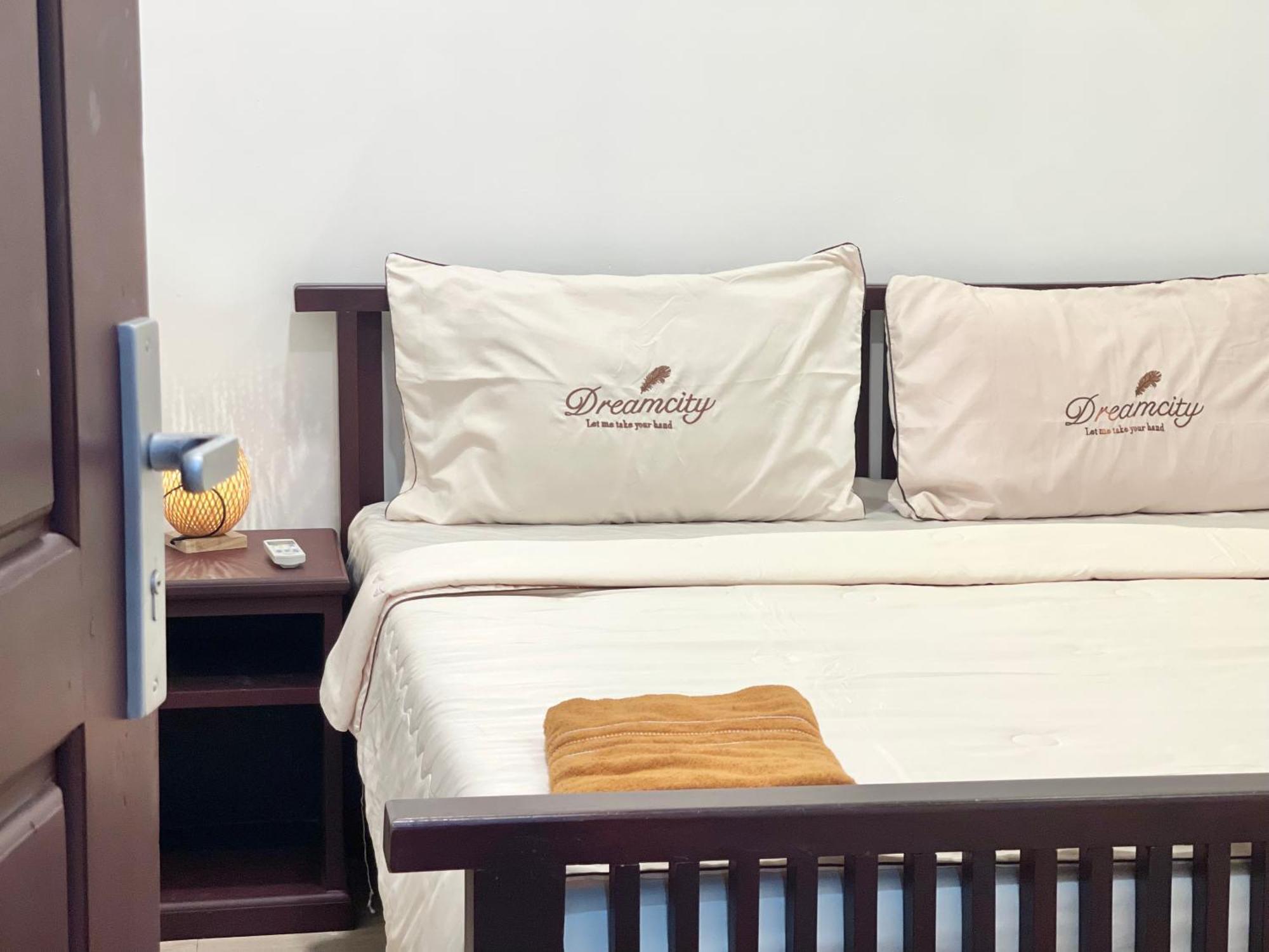 Rs Central Apartments - 200M To Royal Palace Пном Пен Екстериор снимка