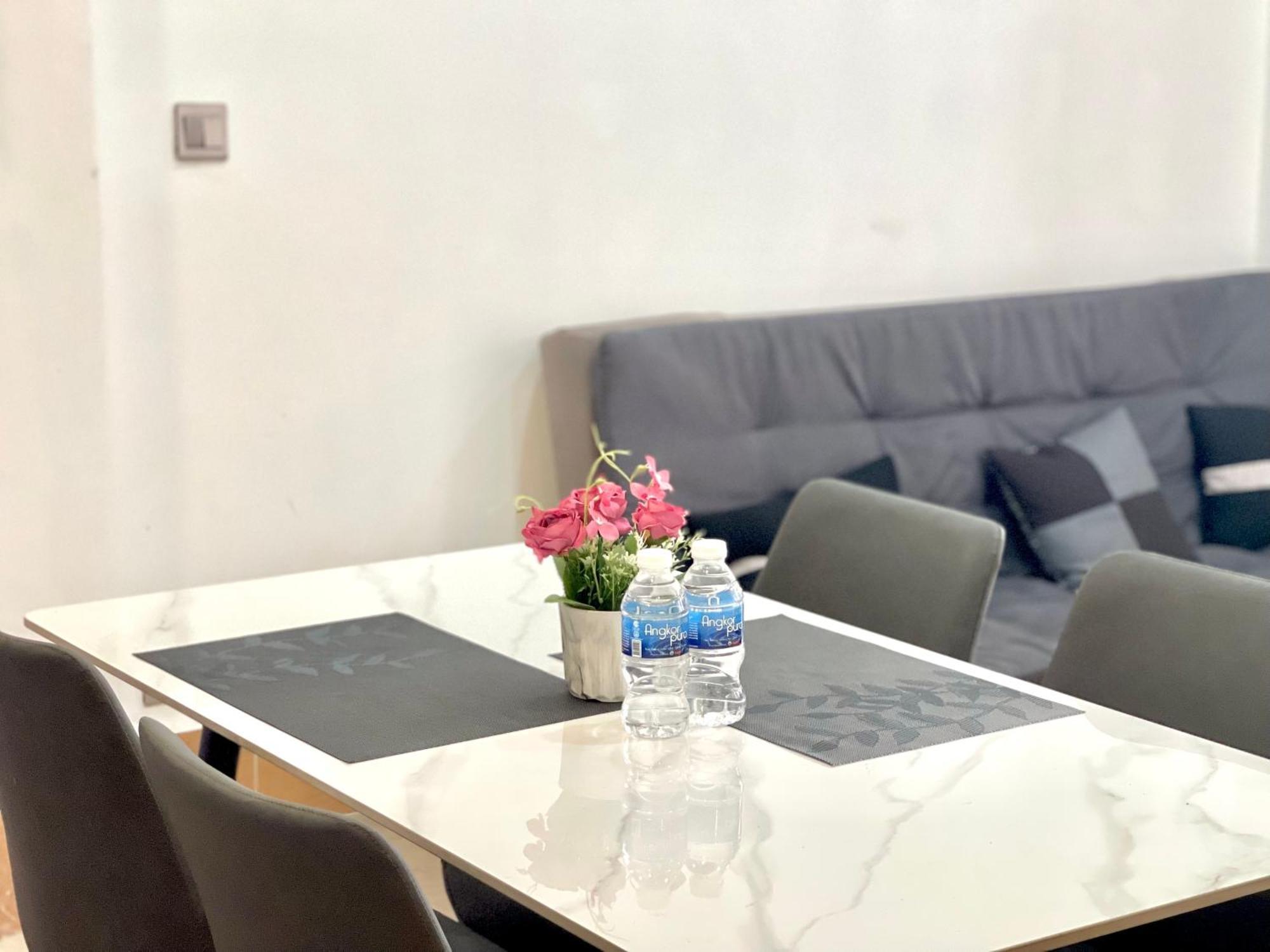 Rs Central Apartments - 200M To Royal Palace Пном Пен Екстериор снимка
